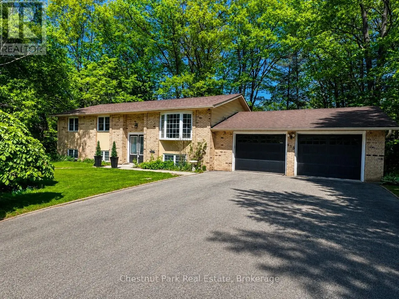 135 Christopher Avenue, Wasaga Beach